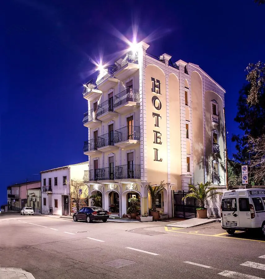 Hotel Villarosa Con Vespa Rent Sarroch Italy