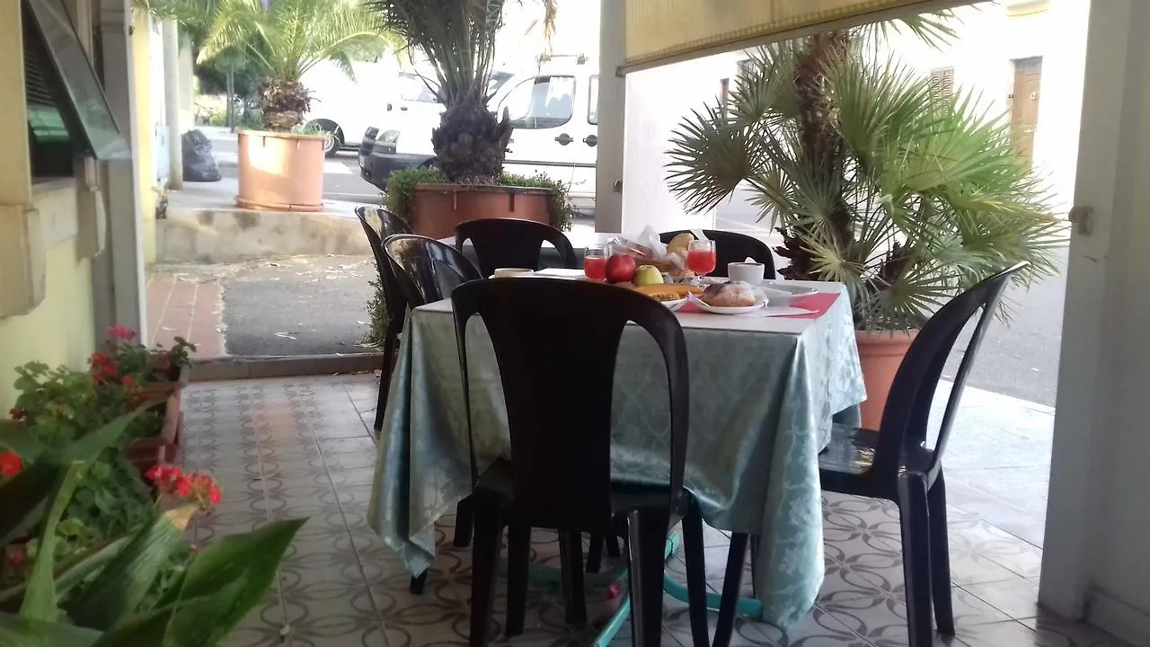Hotel Villarosa Con Vespa Rent Sarroch 2*,  Italy